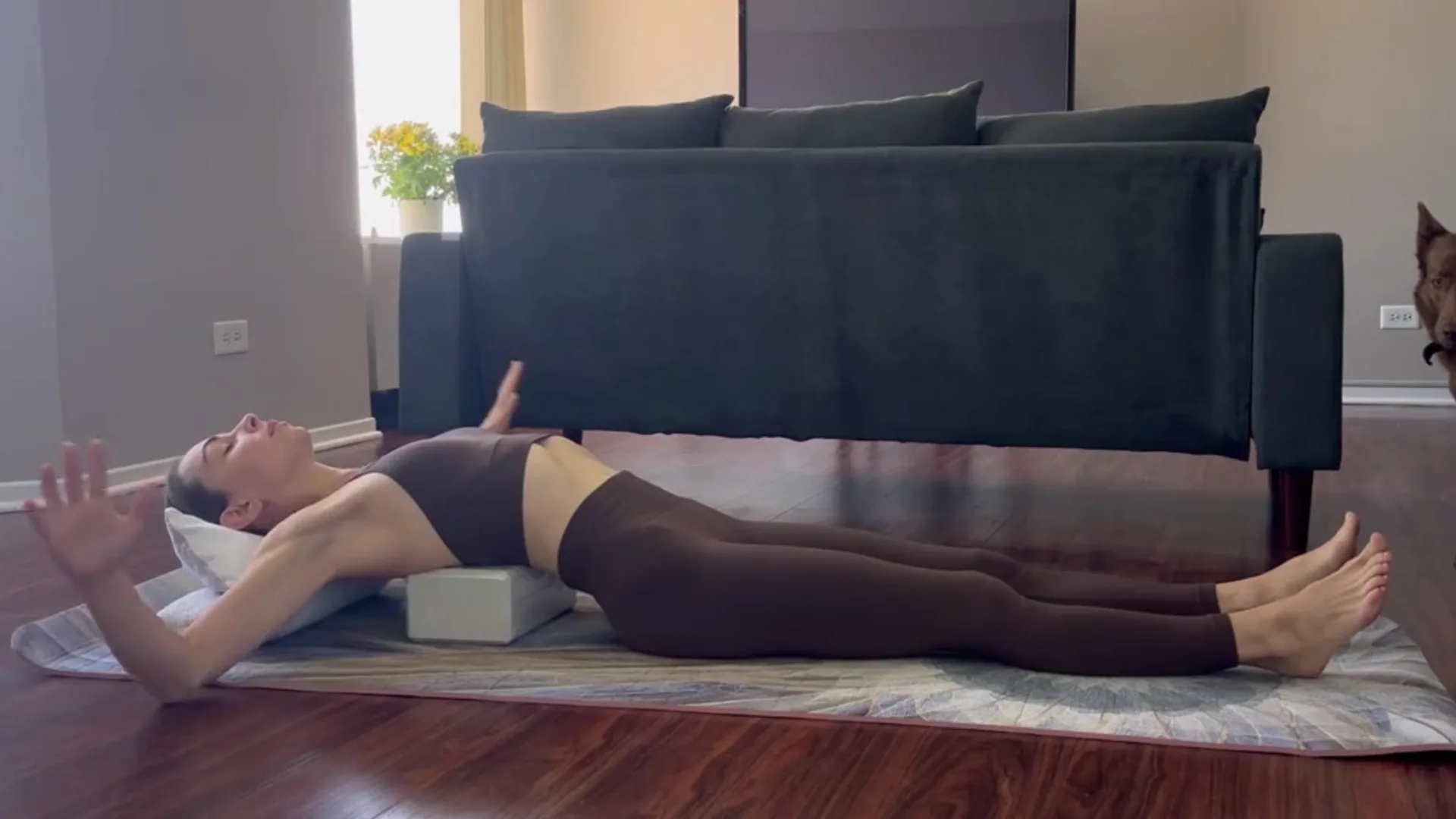 exercises-to-open-the-chest-area_01