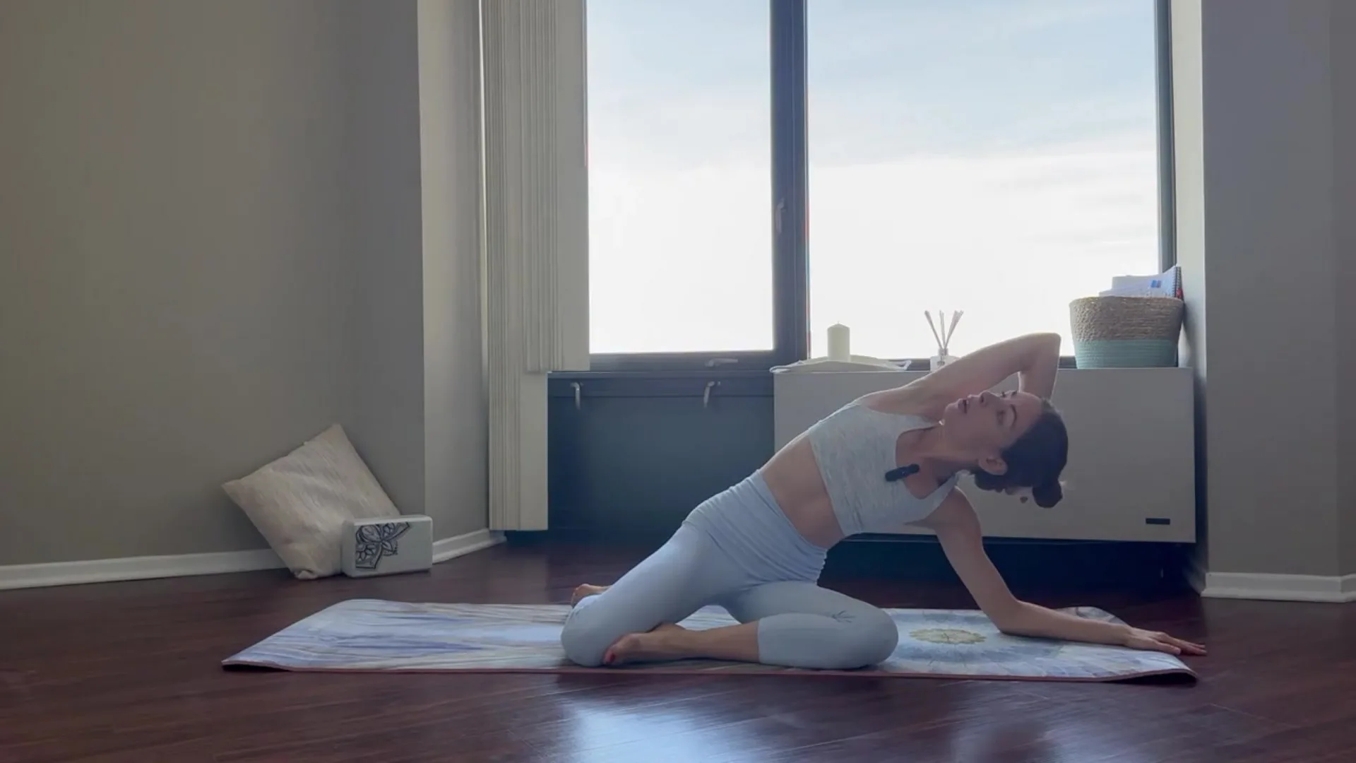 Упражнения для спины и шейно-воротниковой зоны_02 uprazhneniya dlya spiny i shejno-vorotnikovoj zony